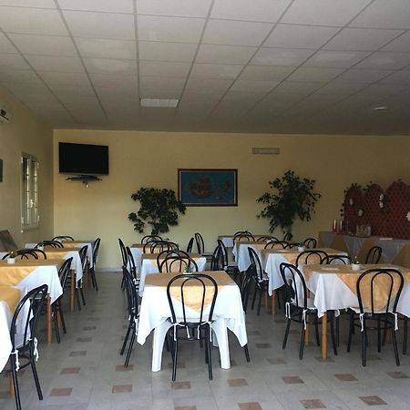 B&B Baia Dello Stretto Gallico Marina Exterior photo